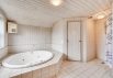 Rummeligt sommerhus i Houvig med spa og sauna (billede 17)