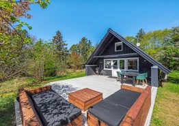 Gemütliches Ferienhaus umgeben von Pinien mit Holzofen