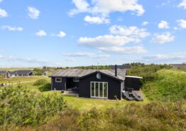 Dejligt feriehus med god beliggenhed i roligt område