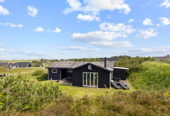 Dejligt feriehus med god beliggenhed i roligt område