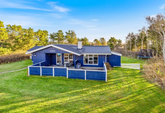 Schönes Ferienhaus mit eingezäunter Terrasse in Lodbjerg Hede