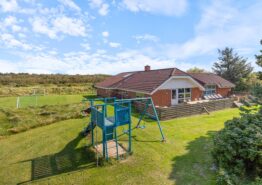 Dejligt poolhus med billardbord til 12 personer på Lodberg Hede. Kat. nr.:  K6303, Sivsangervej 33;