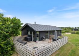 Schönes Ferienhaus mit Sauna auf grossem Grundstück