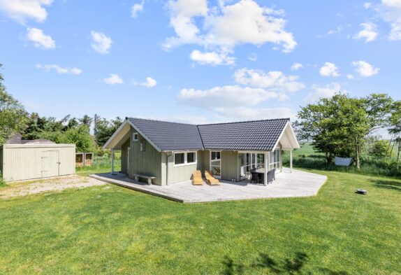 Skønt sommerhus fra 2019 hyggeligt og med højt til himlen
