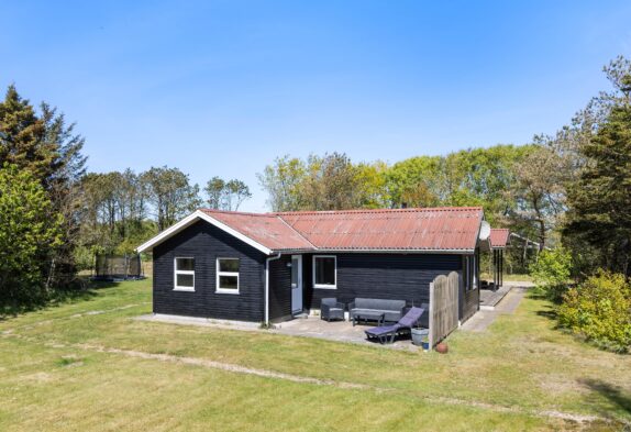 Schönes Ferienhaus mit Whirlpool in Lodbjerg Hede