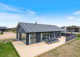 Firestjernet wellness-sommerhus i Lodbjerg Hede ved fiskesø. Kat. nr.:  KW1380, Klevevej 41B;