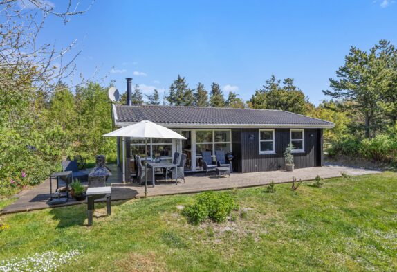 Hyggeligt sommerhus i Lodbjerg Hede på naturgrund