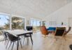 Stilfuldt sommerhus med spa, udebruser og panorama udsigt (billede 10)