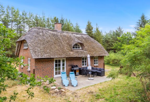 Gemütliches Ferienhaus am Waldrand in Husby