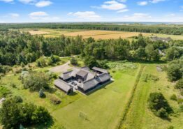 Stort sommerhus til 20 med spa og sauna. Kat. nr.:  L6192, Illeborgvej 27
