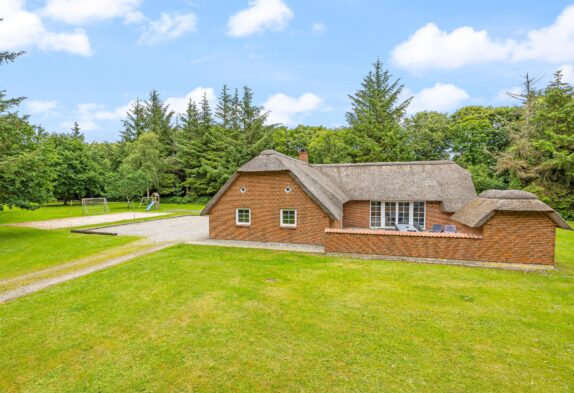 Schönes Ferienhaus mit Pool für 12 Personen und 2 Hunde