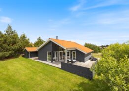 Klassisk sommerhus med brændeovn og spa. Kat. nr.:  L6526, Fjand Strand 18