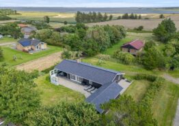 Einladendes Ferienhaus in ruhiger Lage, Sauna und Whirlpool. Kat. nr.:  L6614, Helmklit 223