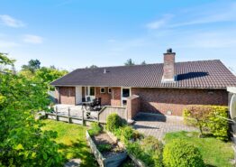 Sommerhus med fjordudsigt og 1 hund tilladt