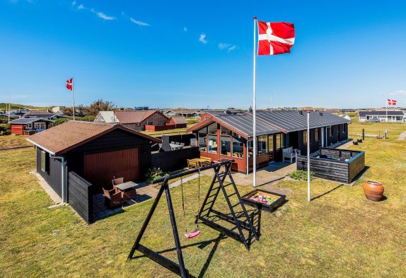 Sommerhus i Søndervig med udestue og aktivitetsrum