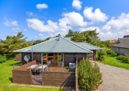 Hyggeligt sommerhus i rolige omgivelser tæt på Vesterhavet