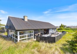 Helles Ferienhaus für 6 Personen mit Sauna und Whirlpool. Kat. nr.:  i0136, Hjelmevej 133;