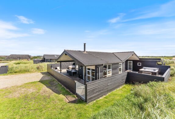 Geschmackvolles Ferienhaus mit Sauna und Außenwhirlpool