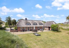 Charmerende sommerhus med personlighed og stil
