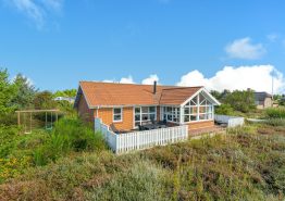 Godt og velindrettet feriehus med terrasse