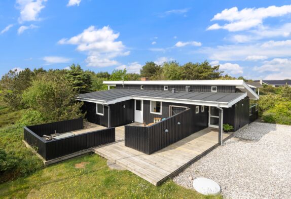 Charmerende og velholdt sommerhus med spabad