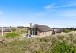 Skønt sommerhus med udesauna, panoramaudsigt tæt på havet. Kat. nr.:  i6230, Jens Jensens Vej 45;