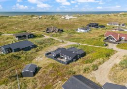 Gemütliches Ferienhaus aus Holz, nur 200m vom Strand entfernt