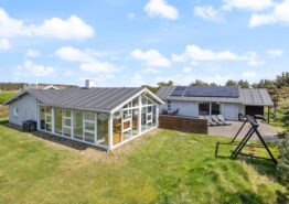 Dejligt sommerhus med skøn pool i seperat tilbygning