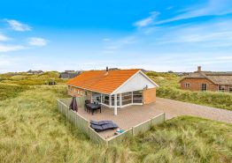 Strandnahes Ferienhaus mit Sauna und Whirlpool