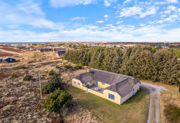 Schönes Poolhaus mit Sauna, 450m zum Wasser, 2 Hunde