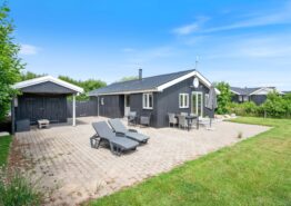 Gemütliches Ferienhaus auf Rasengrundstück mit Kamin
