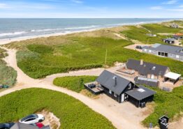 Skøn beliggenhed direkte ved klitterne og Vesterhavet