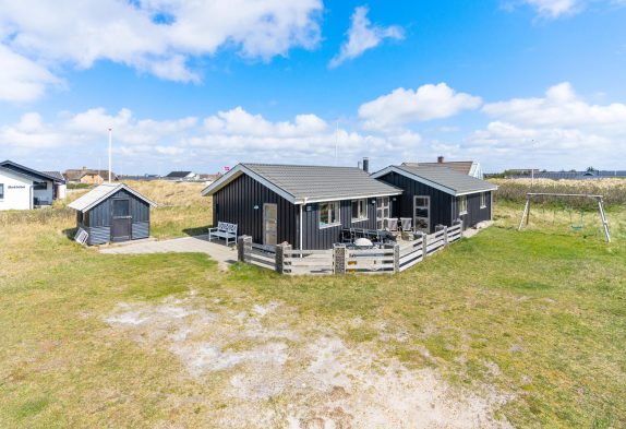Gemütliches Sommerhaus dicht am Meer in Søndervig