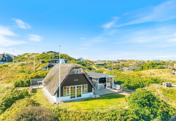 Charmerende feriehus i Søndervig  – kun 300 meter fra stranden