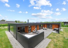 Lækkert og stilfuldt aktivitetshus med egen wellnessafdeling