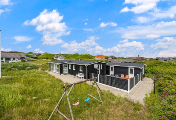 Hyggeligt feriehus med central beliggenhed kun 150m fra havet