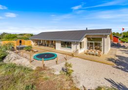 Nybygget og moderne feriehus med pool og udespa. Kat. nr.:  i6451, Hvidbjergvej 59;