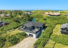 Schönes strandnahes Ferienhaus in Søndervig mit Sauna