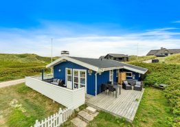 Feriehus i forreste klitrække ved Vesterhavet. Kat. nr.:  i6456, Lodbergsvej 207;