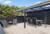 Velholdt sommerhus med overdækket terrasse i roligt område (billede 25)