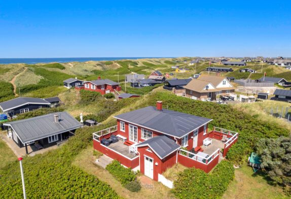 Charmerende sommerhus 150 meter fra Vesterhavet