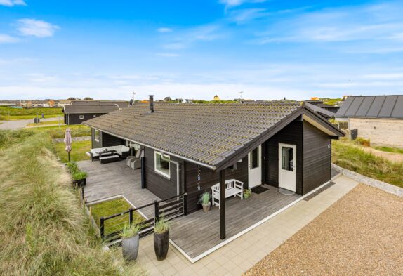 Dejligt sommerhus med sauna tæt på stranden