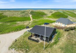 Hyggeligt sommerhus i første klitrække i Søndervig. Kat. nr.:  i6622, Lodbergsvej 191;