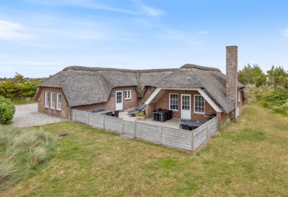 Großes Ferienhaus für 10 Personen mit Pool, Spa und Sauna