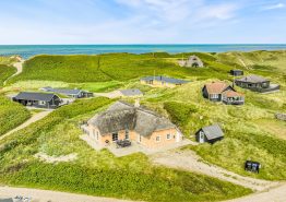 Schönes Ferienhaus mit Reetdach,Whirlpool und Sauna. Kat. nr.:  i6630, Hafavej 45;