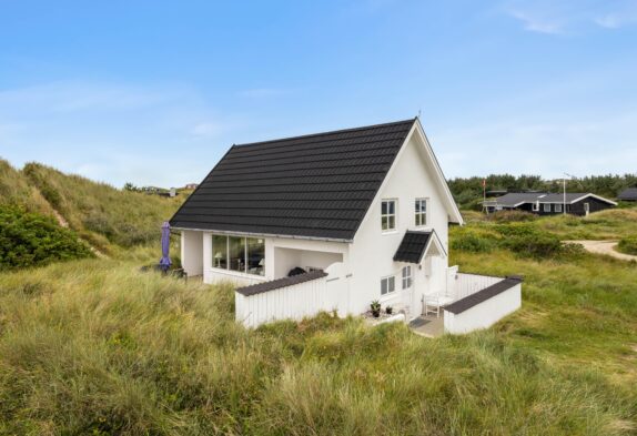 Sommerhus med ægte feriestemning ved Vesterhavet