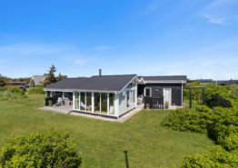 Zentral gelegenes Ferienhaus mit Holzofen. Kat. nr.:  i6635, Hafavej 165;