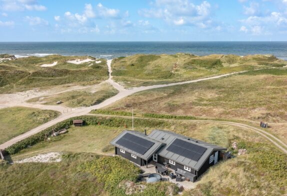 Skønt feriehus med sauna kun 200 meter fra stranden