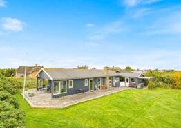 Skønt feriehus med udestue og fine udearealer tæt på Søndervig. Kat. nr.:  i6662, Nordsøvej 113;