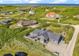 Strandnahes Ferienhaus mit Badetonne und Sauna
